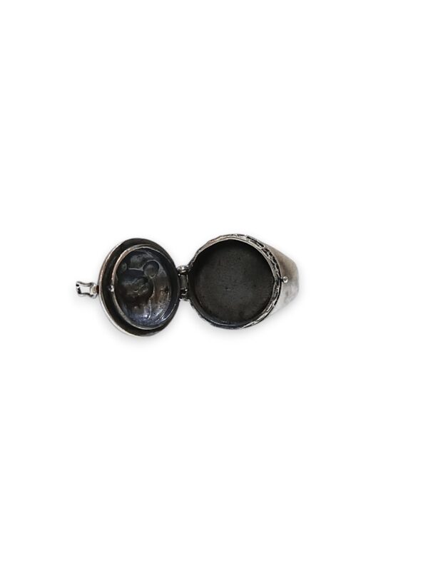 925 Silver Ring with hidden space (dabbi) - Image 2