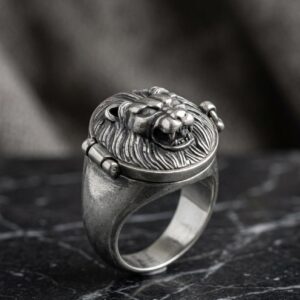 925 Silver Ring with hidden space (dabbi)